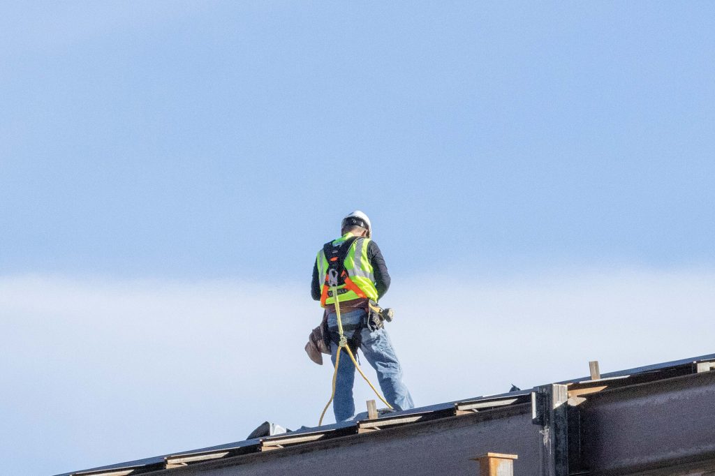 7 Red Flags to Watch Out for in Hiring a Roofing Contractor